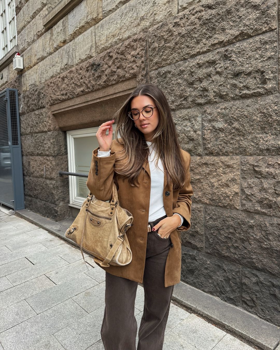 Elise Mode Dames Relaxed Suède Blazer in Bruin