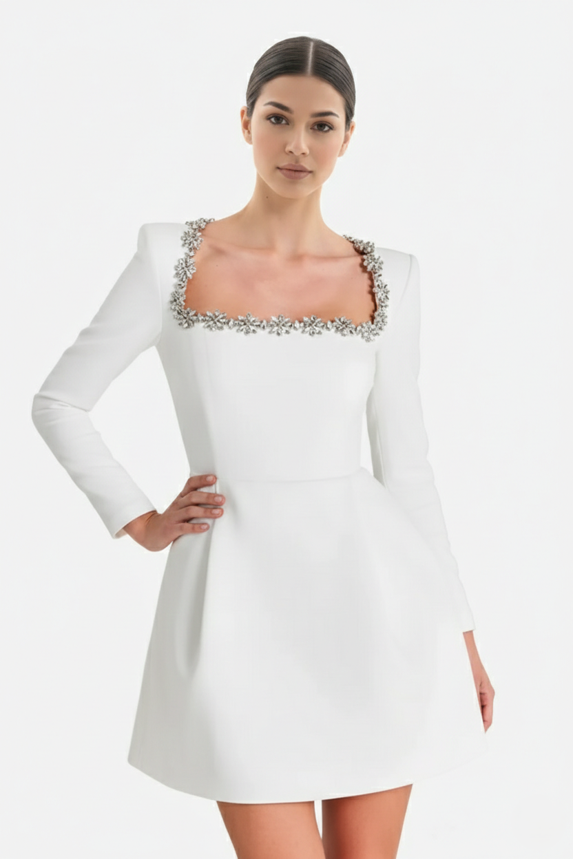 Elise Mode Fluwelen Mini Jurk in Wit