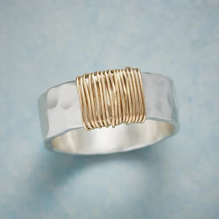 Elise Mode Dames Gehamerde Ring met Gewikkeld Detail in Zilver